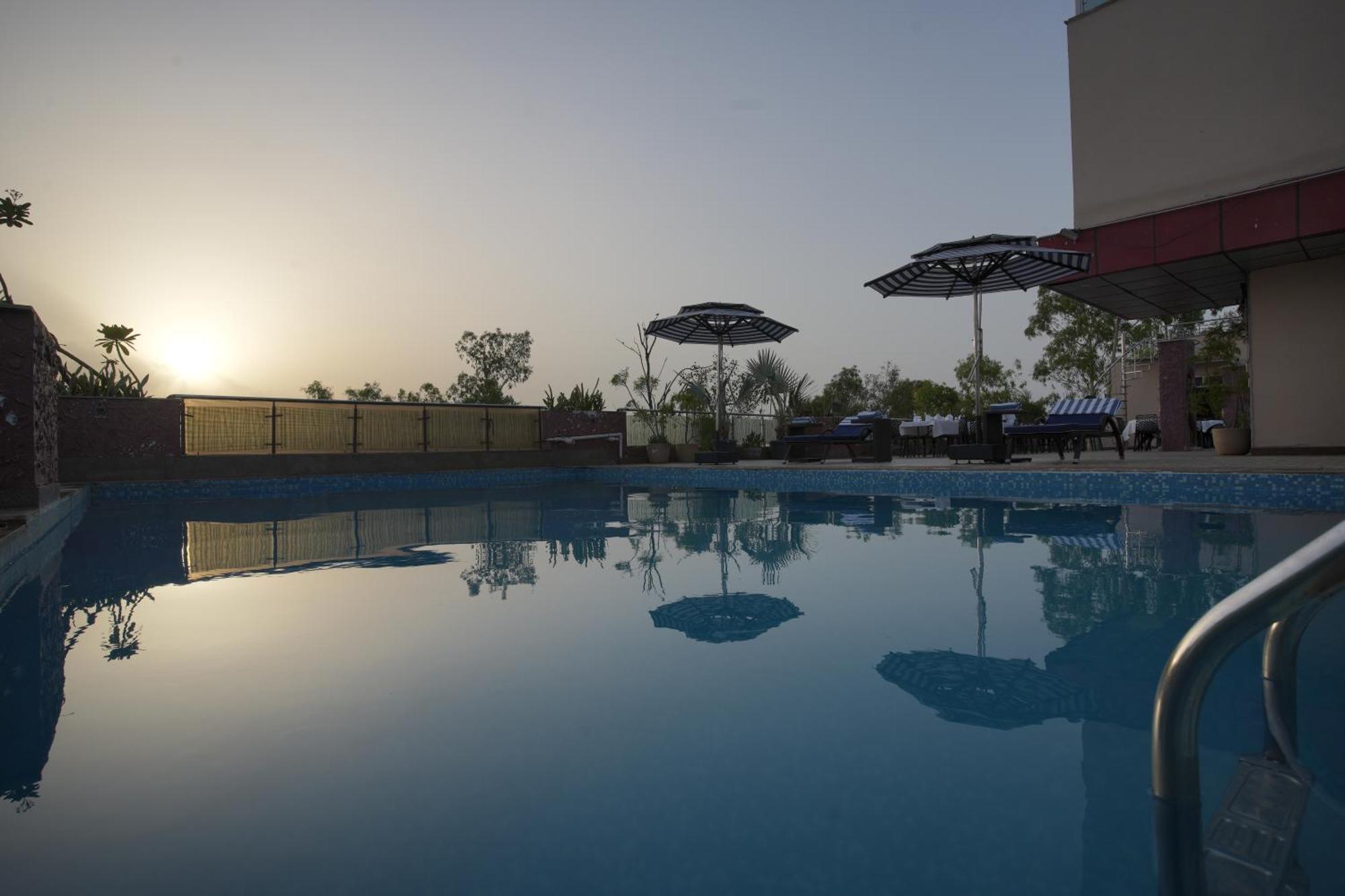 Hotel Atulyaa Taj Agra  Exterior foto