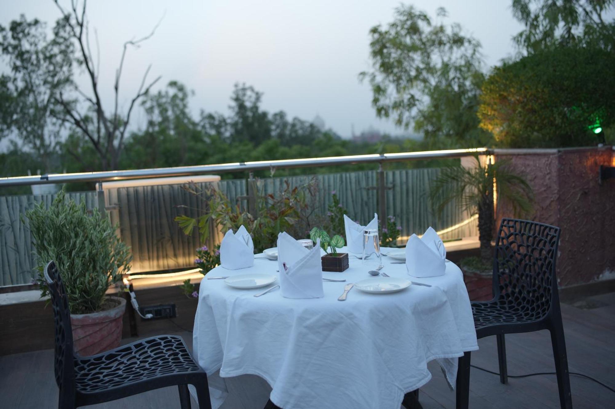 Hotel Atulyaa Taj Agra  Exterior foto